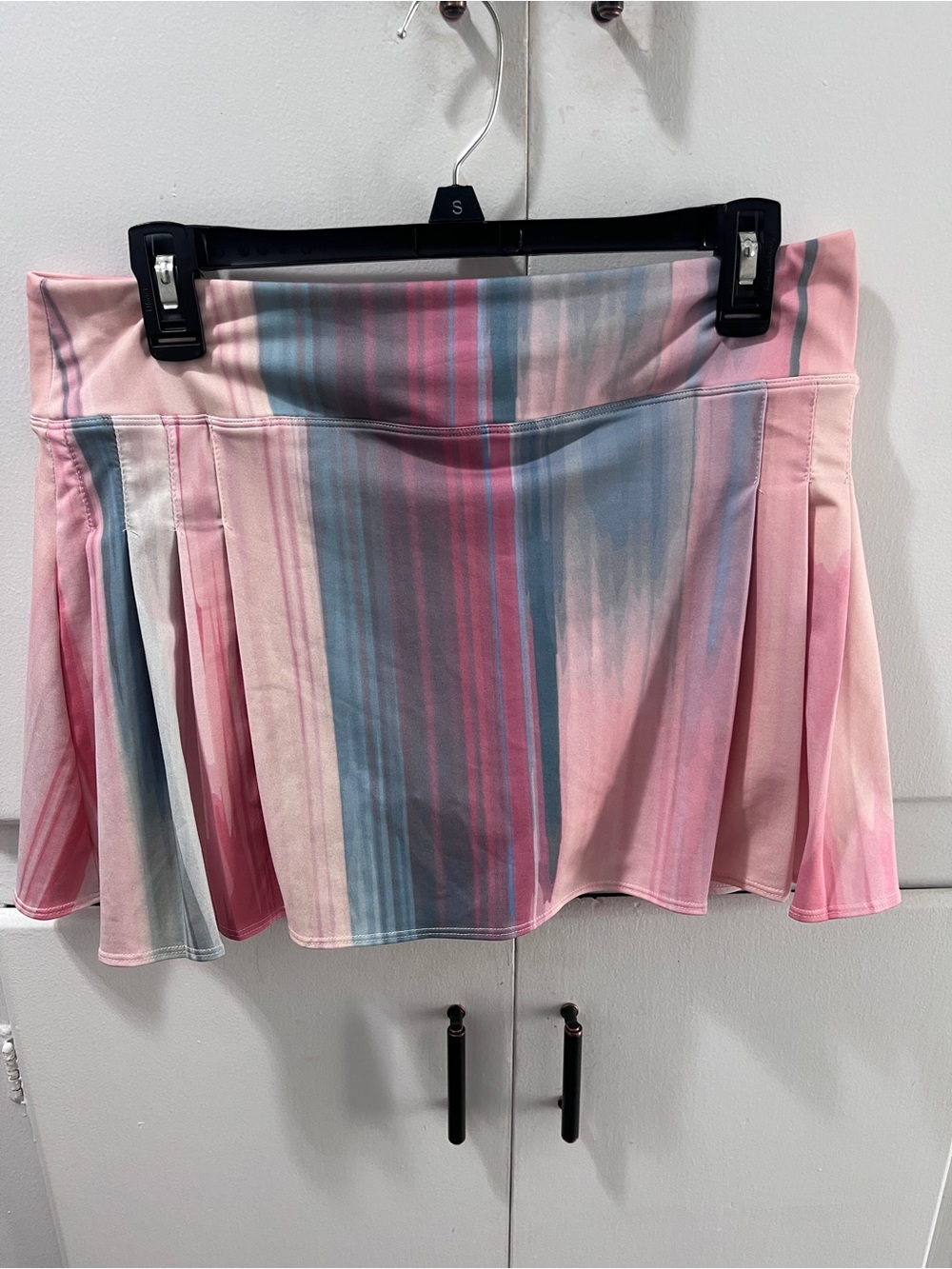 Pleated Striped Golf Skirt in Pink & Blue - size L